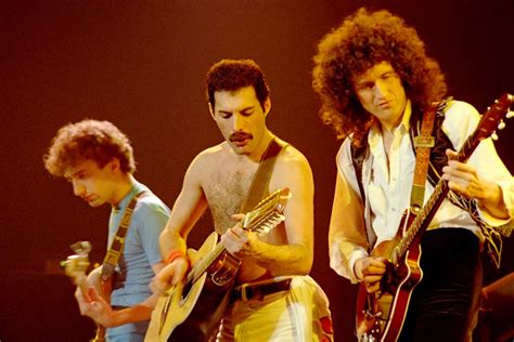  REMASTERED IN HD TO CELEBRATE ONE BILLION VIEWS!Taken from A Night At The Opera, 1975.Click here to buy the DVD with this video at the Official Queen Store:h... 